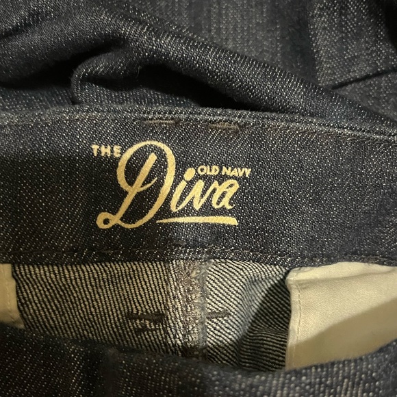 OLD NAVY The Diva Women’s Denim Jean Shorts. Sz 14. - Picture 4 of 5